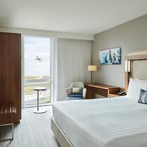 Guest room 1 King Runway view